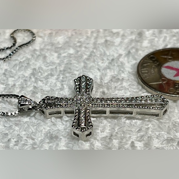 Beautiful rhinestone cross with chain -NEW - Picture 6 of 13